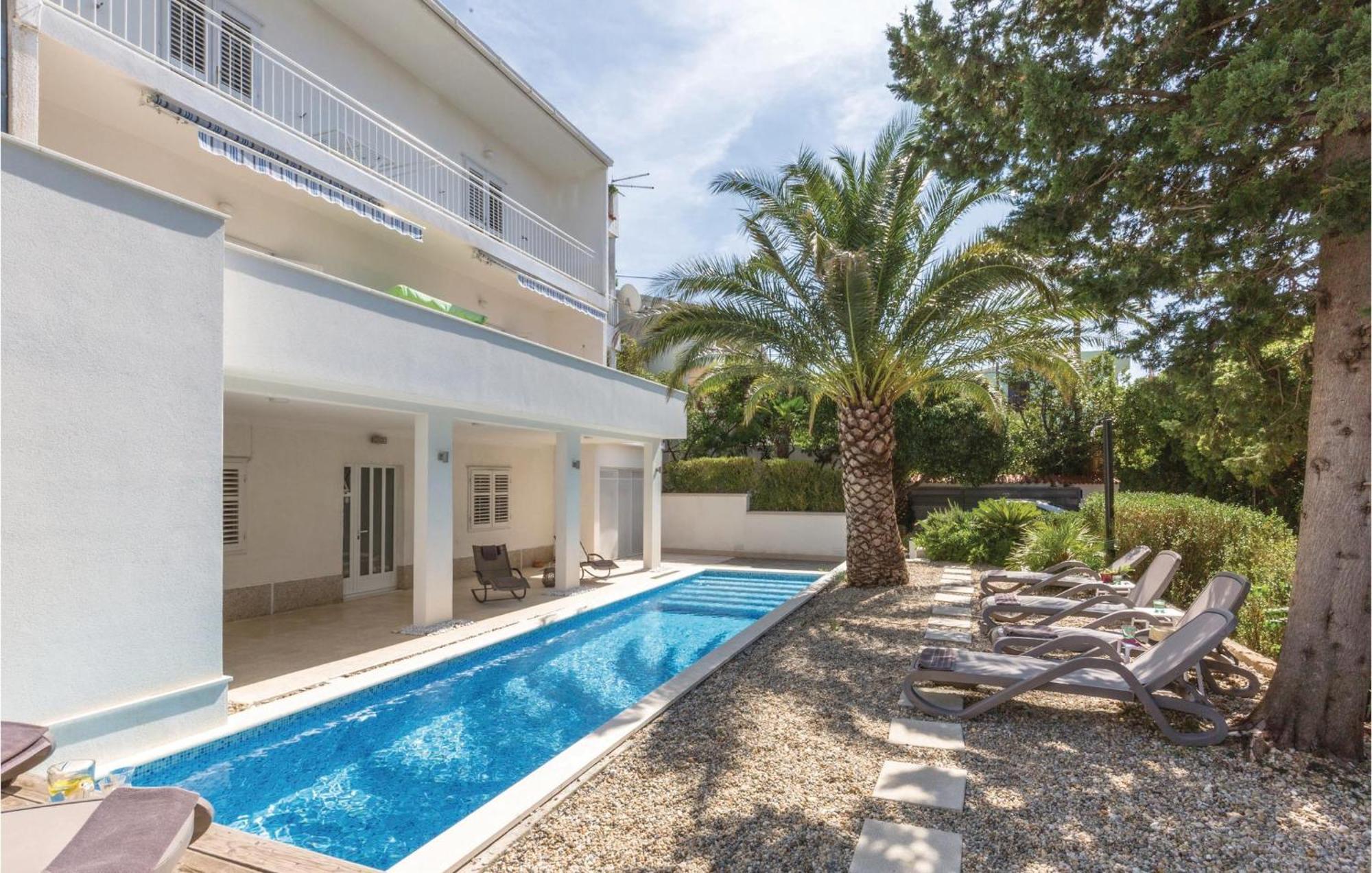 1 Bedroom Gorgeous Apartment In Makarska Exterior foto